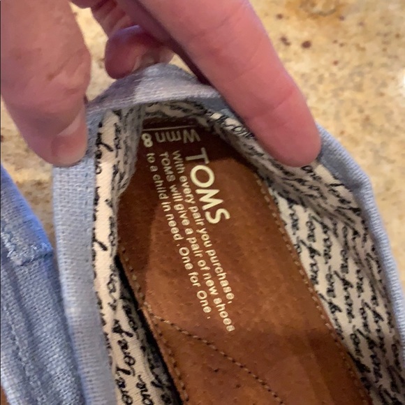 Toms!!!! - Picture 5 of 5